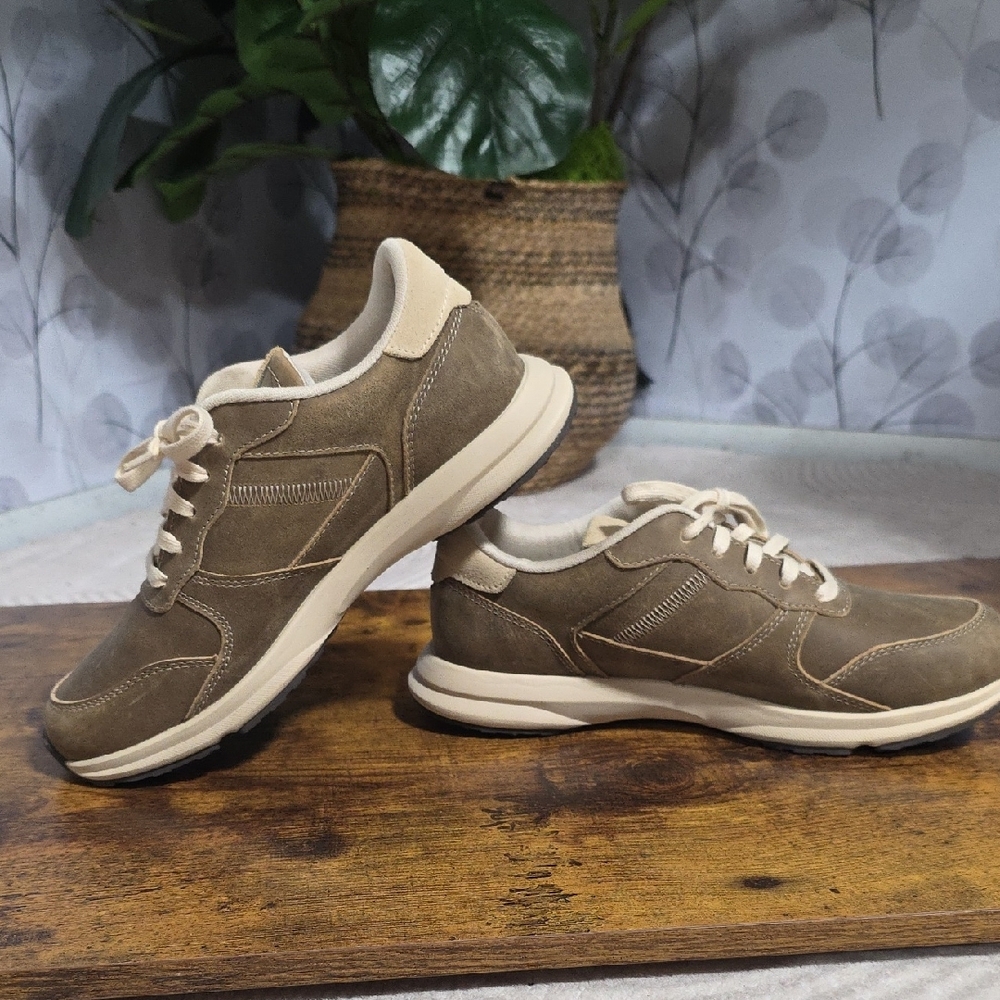 Ariat Women's Fuse Brown and Cream Sneakers with Sporty Comfort - Picture 10 of 11